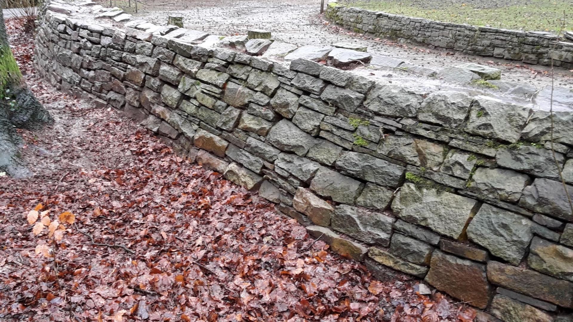 Natursteinmauer nachher